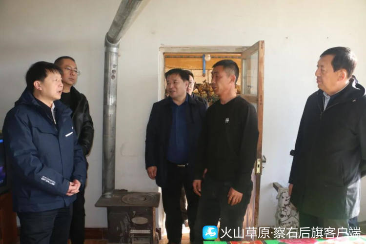 市委常委秘书长于海宇一行赴察右后旗慰问
